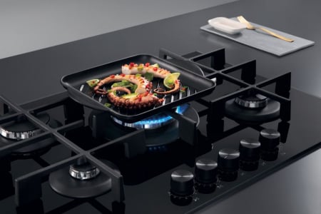 Plită pe Gaz Whirlpool AKWL 728/NB, 73 cm, 5 Arzătoare, WOK, Grătare Fontă, Aprindere Electrică, Siguranță Gaz, Sticlă Neagră pukika.ro [9]