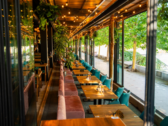 Mobilier restaurant The Sun Lounge - Bucuresti [3]