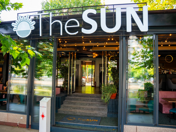 Mobilier restaurant The Sun Lounge - Bucuresti [1]