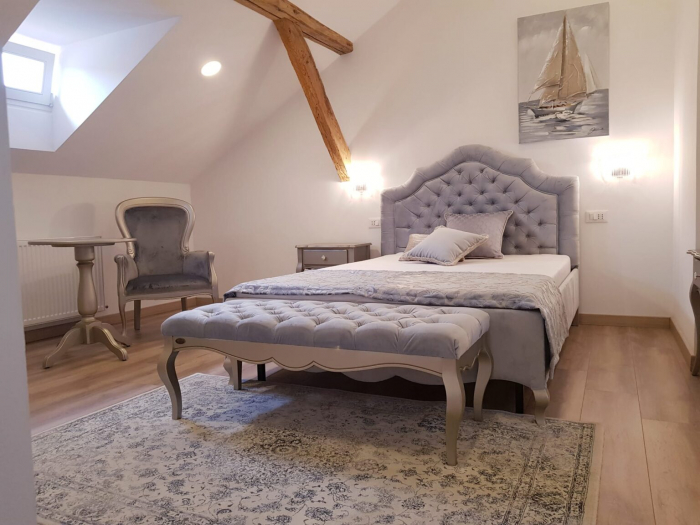 Mobilier camera hotel Pur 452 [8]