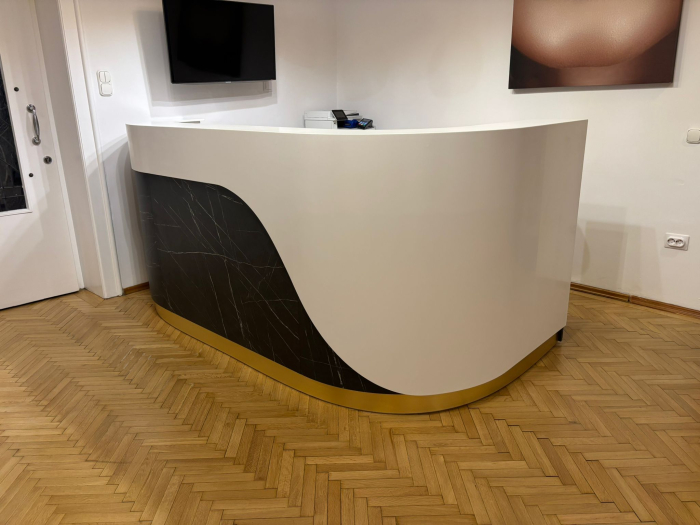 Receptie Curbata Hotel / Clinica Medicala Hippocrate [4]