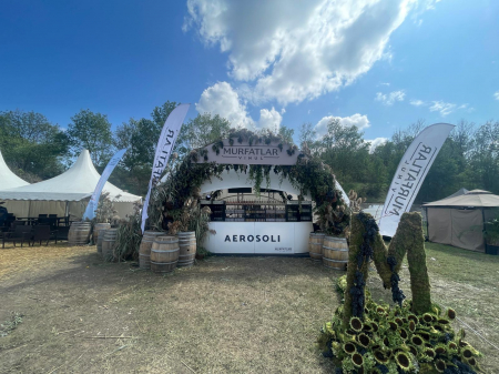 Mobilier bar luminos personalizat Crama Murfatlar [1]