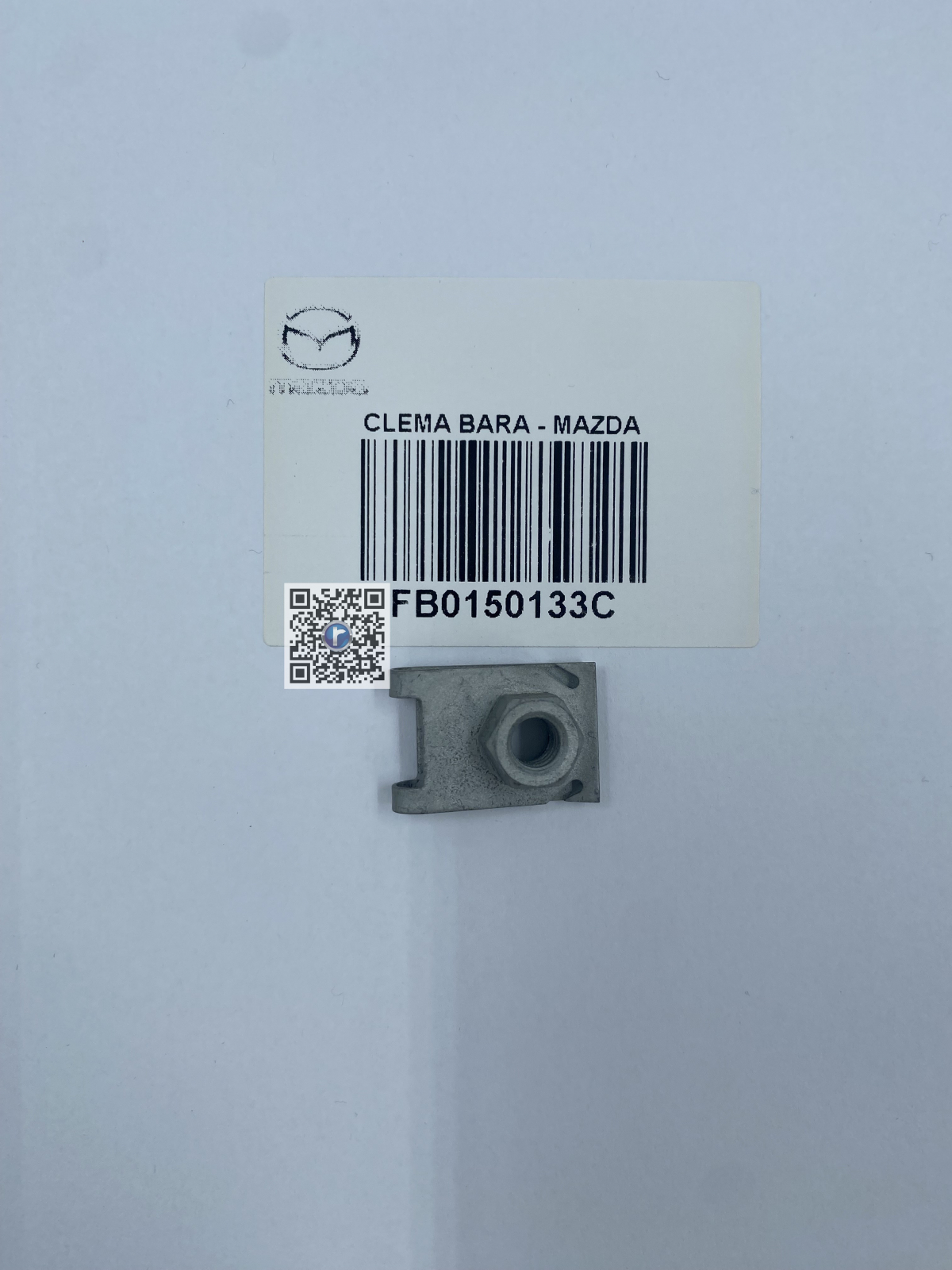 Багажник с автозапчастями - ЗАЖИМ БАМПЕРА - MAZDA FB0150133C