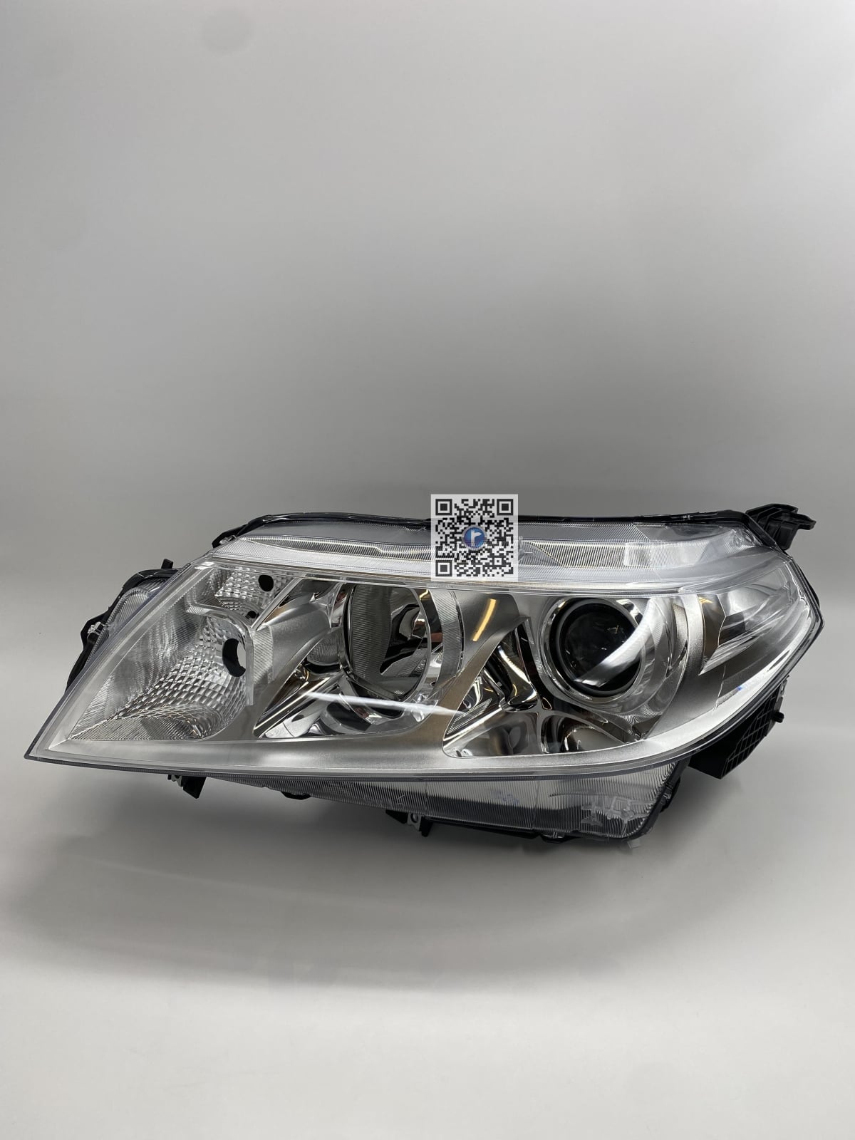 Coffre avec pieces Suzuki - PHARE GAUCHE - Suzuki Vitara 35320-54P00-000