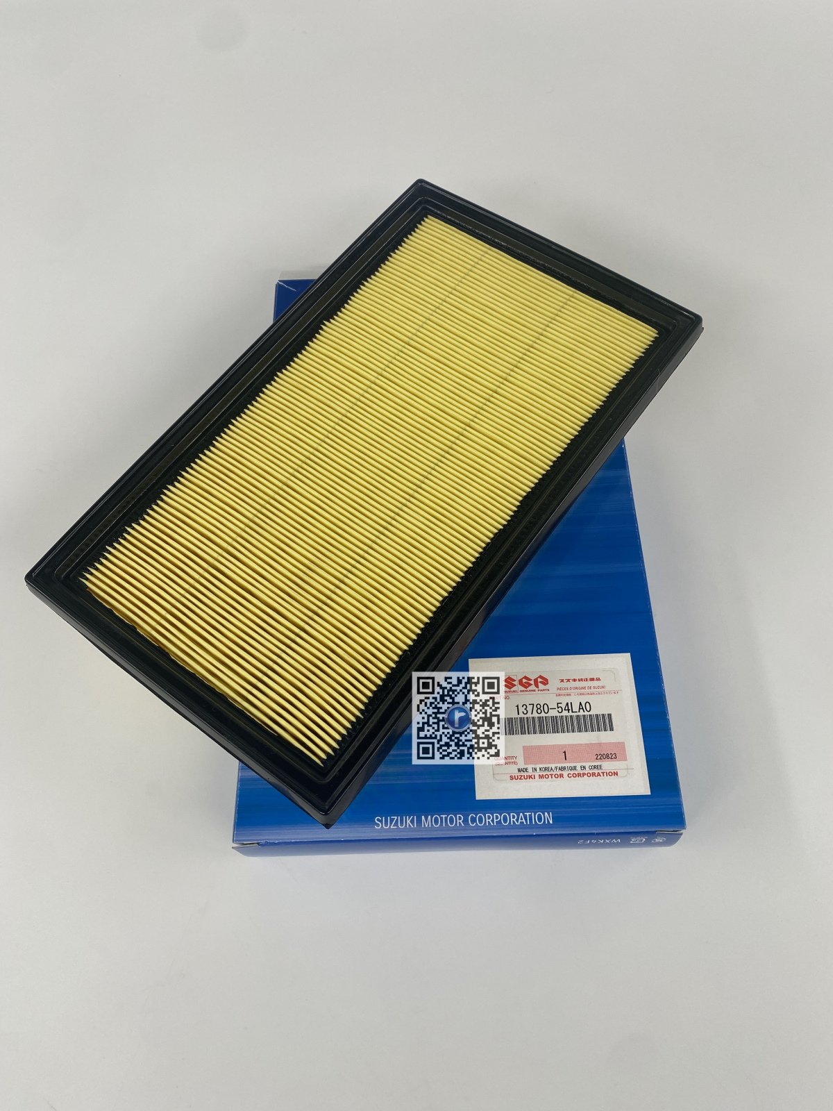 Trunk with Suzuki parts - AIR FILTER - 13780-54LA0-000