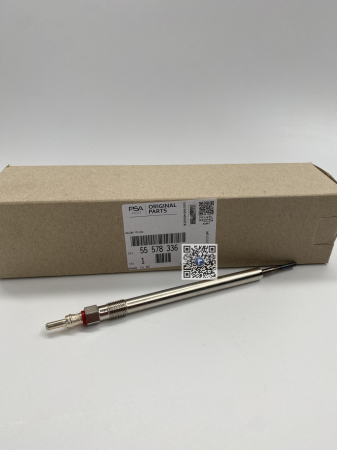 Kofferraum mit Autoteilen - GLÜHKERZE - 55578336