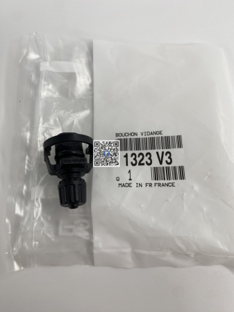 Coffre avec pieces de voiture - CAP - 1323V3