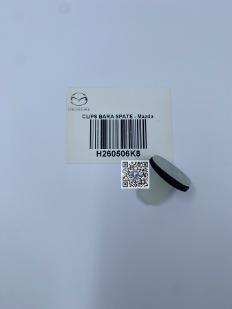 Coffre avec pieces de voiture - CLIPS DE PARE-CHOC ARRIÈRE - Mazda H260506K8