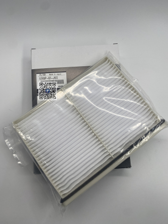 Kofferraum mit Autoteilen - POLLENFILTER - KR9P61J6X