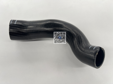 Kofferraum mit Autoteilen - LADELUFTKÜHLERSCHLAUCH - 55559701