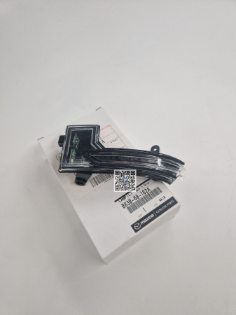 Portbagajul cu piese auto - LEFT MIRROR SIGNAL LAMP - Mazda B63B69182A