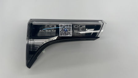Багажник с автозапчастями - LAMPA STOP HAYON STANGA - S-CROSS HYBRID 35702-63T00-000