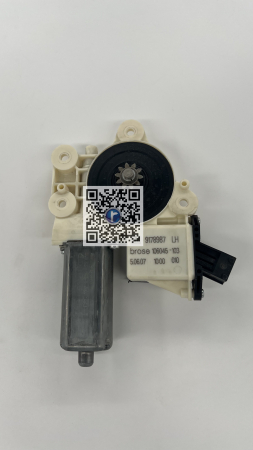 Багажник с автозапчастями - ДВИГУН ВІКНА ПЕРЕДНІХ ЛІВИХ ДВЕРІ - 9178987