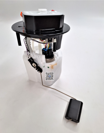 Trunk with car parts - FUEL PUMP - Peugeot 9677816480