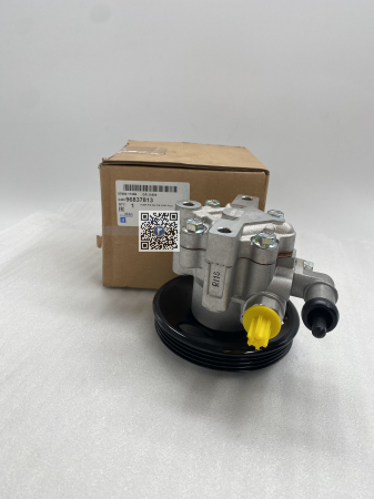 Багажник с автозапчастями - НАСОС ГІДРУЛЬНИКА - Opel Astra-J 96837813