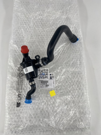 Kofferraum mit Autoteilen - ÖLABSCHEIDER - Opel Combo-D 117872