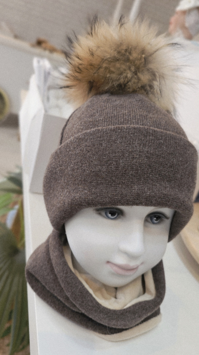 Set cu caciula accesorizata mot natural/raton si esarfa circulara, lana/bumbac, maro [3]