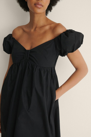 rochie off shoulder