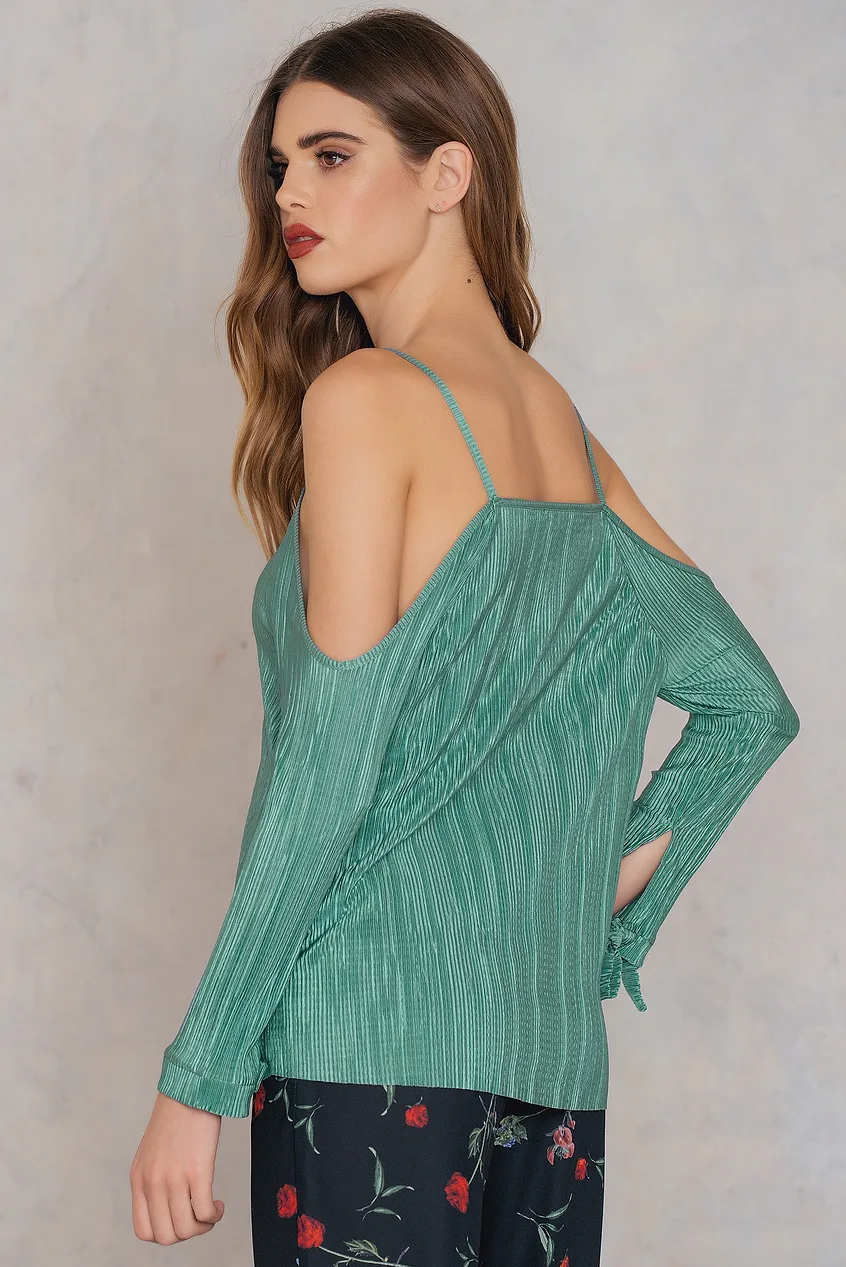 Top Pleated Cold Shoulder [1]