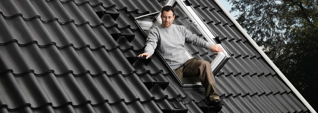 Fereastra VELUX pentru iesire pe acoperis