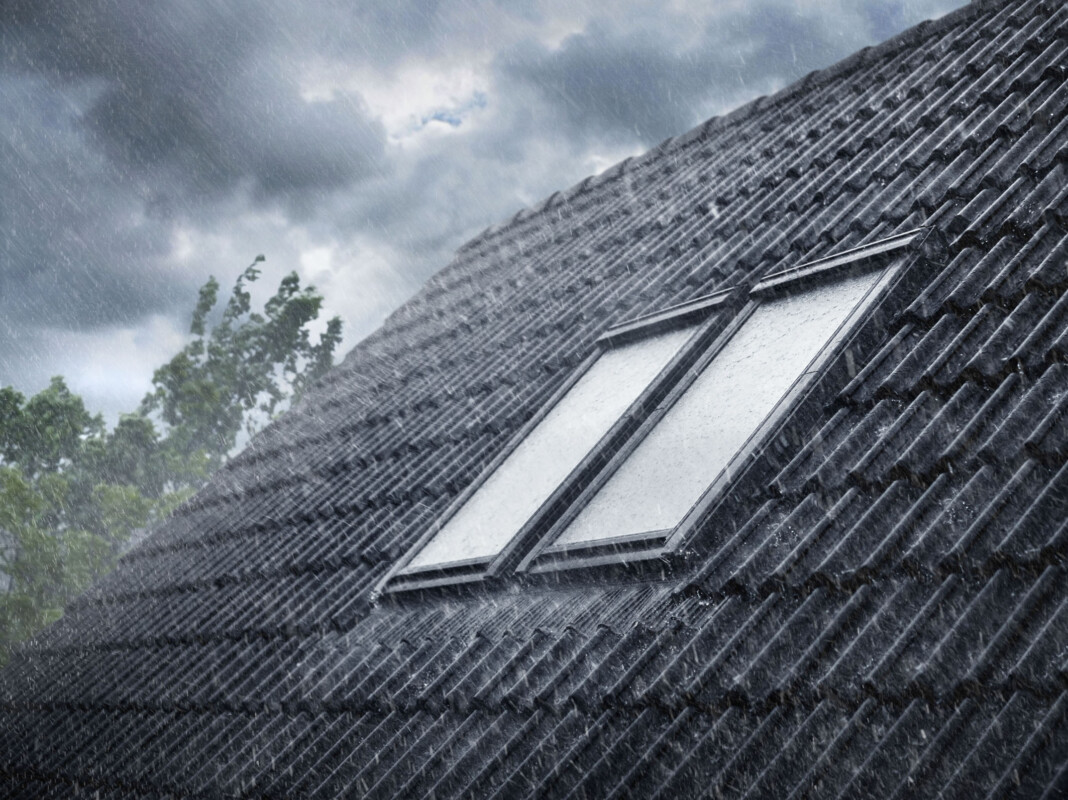 Montajul corect al ferestrelor VELUX impiedica aparitia infiltratiilor