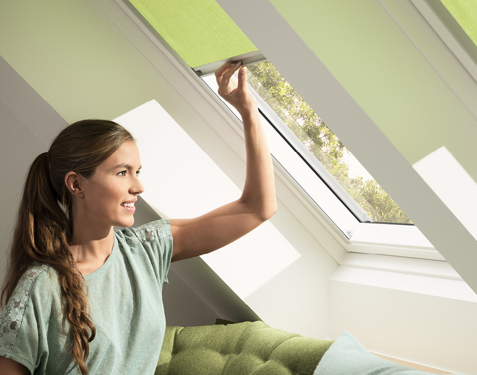 Ferestre VELUX echipate cu rulouri interioare