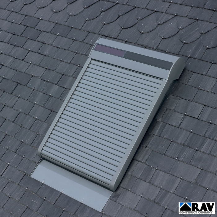 Roleta VELUX cu motor solar [7]
