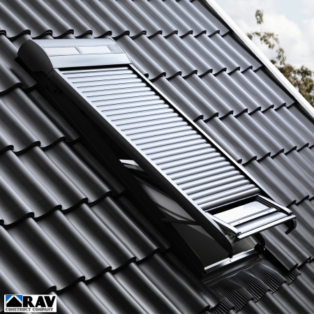 Roleta VELUX cu motor solar [1]
