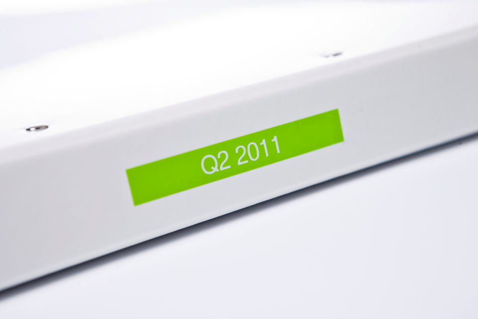 Brother TZe-MQG35 Bandă Etichete Laminată Mată 12mm, Alb pe Verde Lime - Etichetare Luminoasă și Modernă [4]