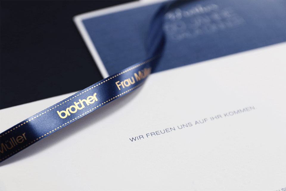 Brother TZe-RN34 Bandă Etichete Laminată Tip Panglică 12mm, Auriu pe Albastru Naval - Etichetare Elegantă și Profesională [6]