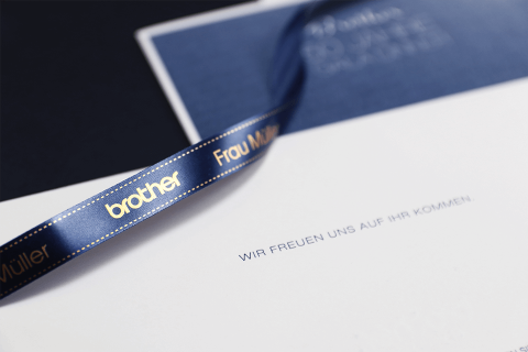 Brother TZe-RN34 Bandă Etichete Laminată Tip Panglică 12mm, Auriu pe Albastru Naval - Etichetare Elegantă și Profesională [5]