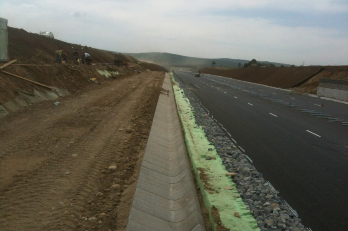 Sant triunghiular prefabricat din beton R6 [2]