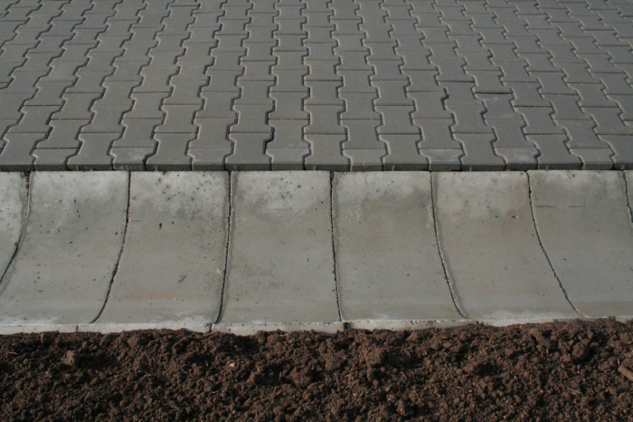 Sant triunghiular prefabricat din beton R6 [4]