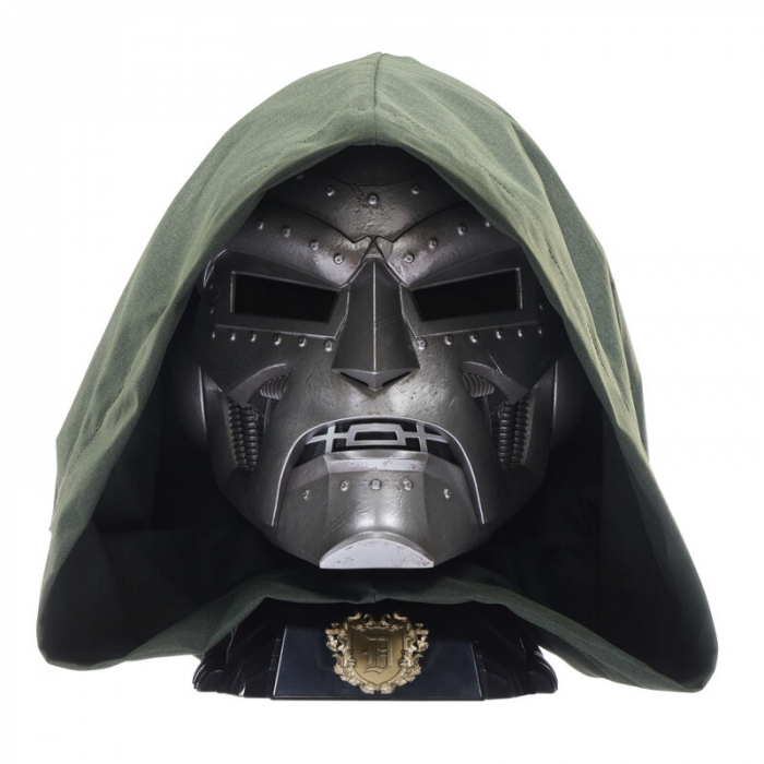 Casca Hasbro Premium Doctor Doom Marvel Legends [3]