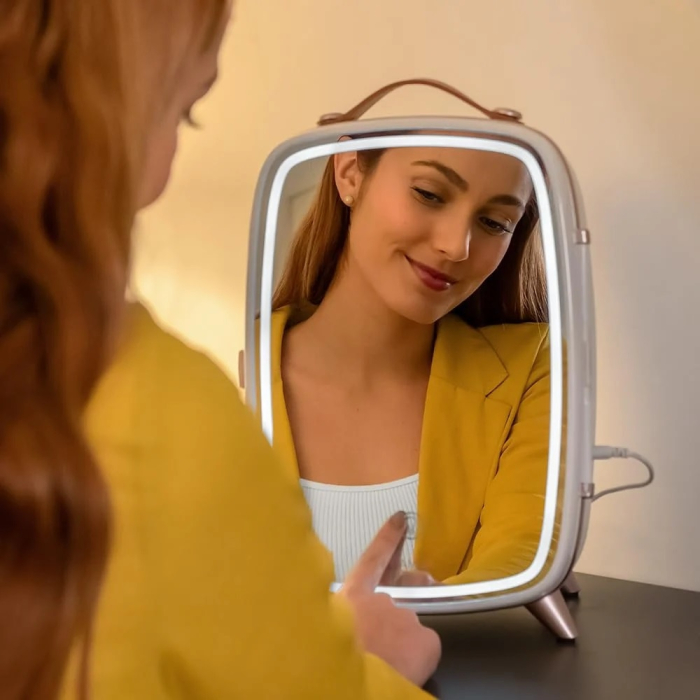 Mini Frigider pentru cosmetice portabil Cecotec CoolingBeauty 6000 Mirror, 6l, Usa cu oglinda exterioara, lumina LED cu 3 intensitati, racire pana la 10ºC [2]