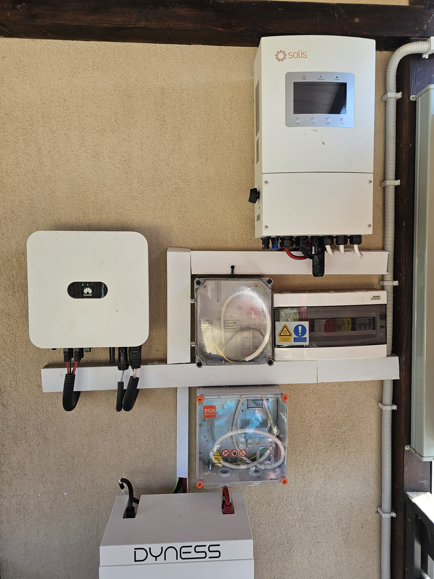 Lucrare sistem fotovoltaic rezidential RobertSim