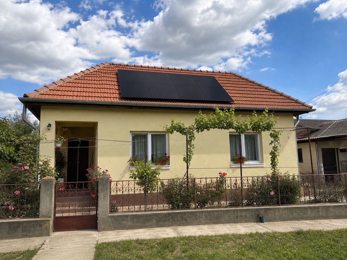 Lucrare sistem fotovoltaic rezidential RobertSim