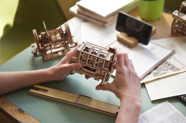 Puzzle mecanic 3D lemn Ugears Contor [12]