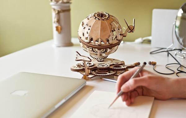 Puzzle mecanic Ugears Glob pamantesc [9]