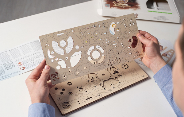 Puzzle mecanic Ugears Glob pamantesc [13]