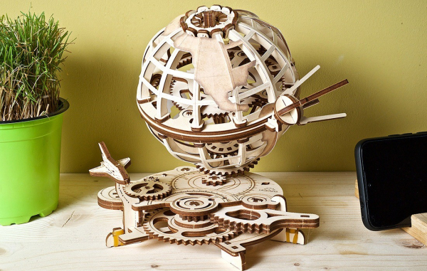 Puzzle mecanic Ugears Glob pamantesc [8]