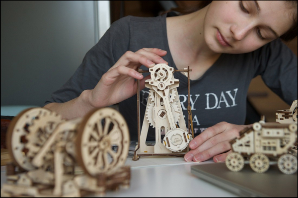 Puzzle mecanic Ugears Pendul [8]