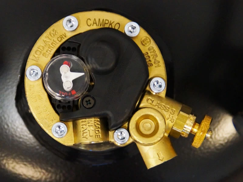 https://www.rolimag.ro/butelie-rezervor-gpl-reincarcabila-cu-multivalva-si-indicator-30-24-litri-m12x1.html?preview=1#prod-gallery-2 [4]