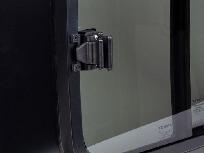 https://www.rolimag.ro/geam-glisant-pentru-vw-caddy-maxi-bj-2009-2020-fata-dreapta.html?preview=1#prod-gallery-1 [3]