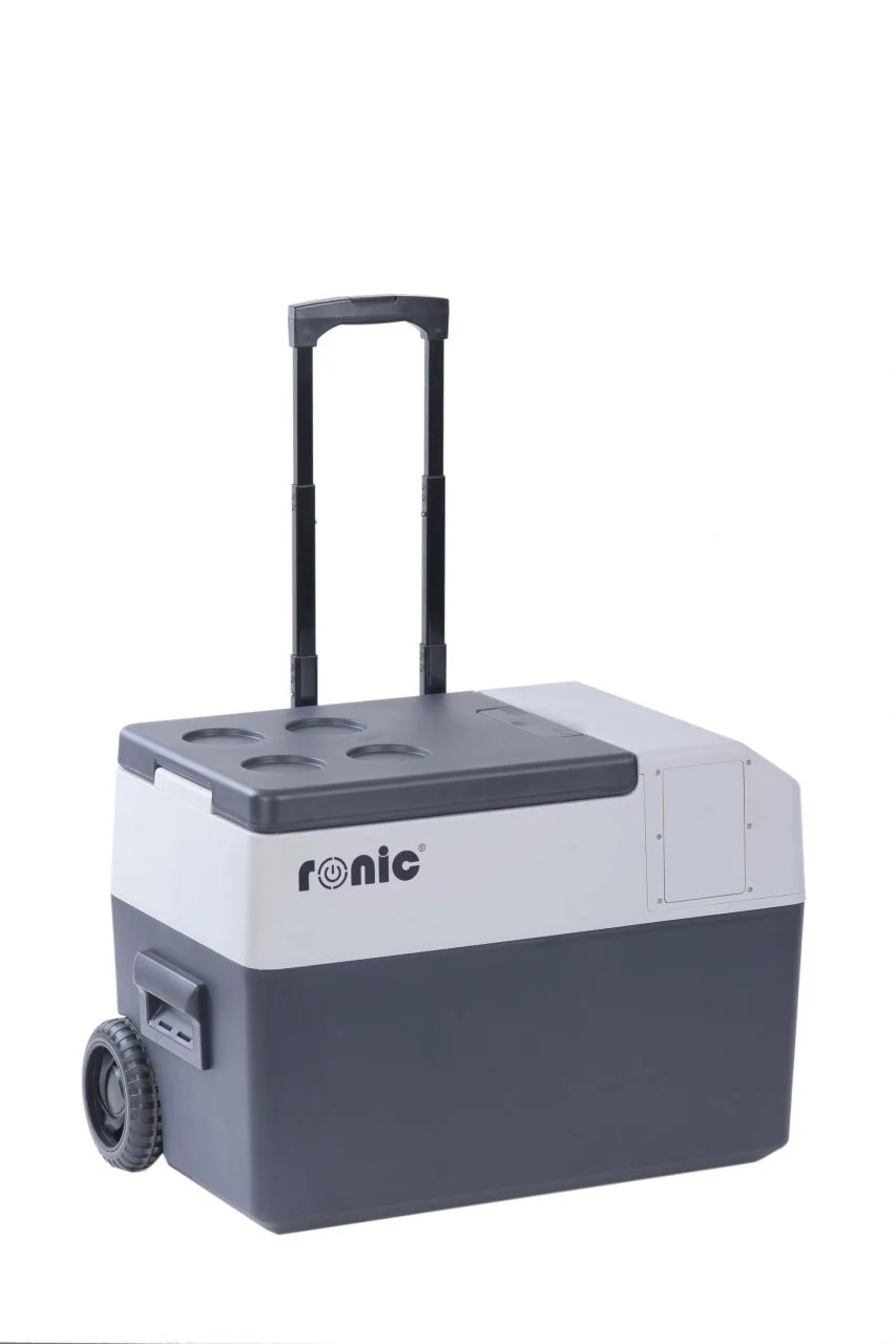 https://www.rolimag.ro/lada-frigorifica-portabila-cu-compresor-ronic-fc50-50-litri-functie-bluetooth.html?preview=1#prod-gallery-1 [3]