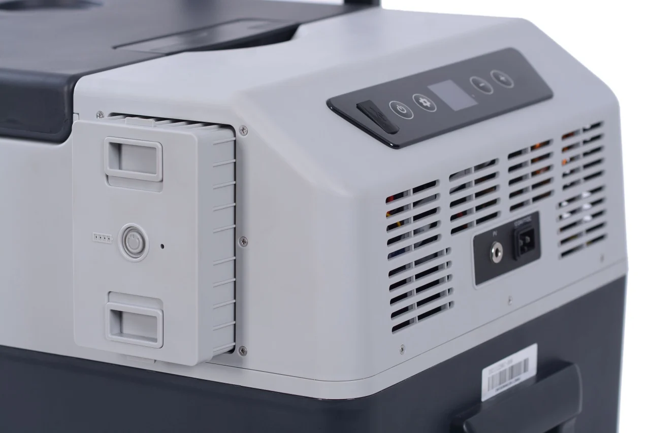 https://www.rolimag.ro/lada-frigorifica-portabila-cu-compresor-ronic-fcr-30a-30-litri-functie-bluetooth-baterie.html?preview=1#prod-gallery-1 [3]