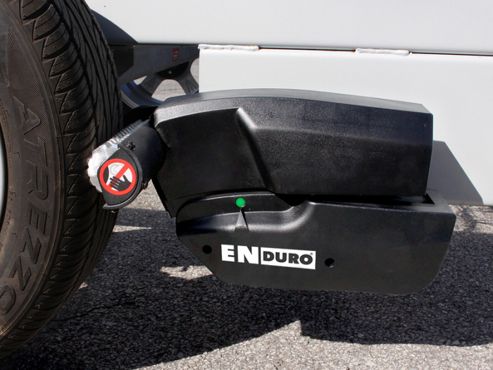 https://www.rolimag.ro/mover-pentru-manevr%C4%83-rulot%C4%83-enduro-eco-em303a.html?preview=1#prod-gallery-1 [2]