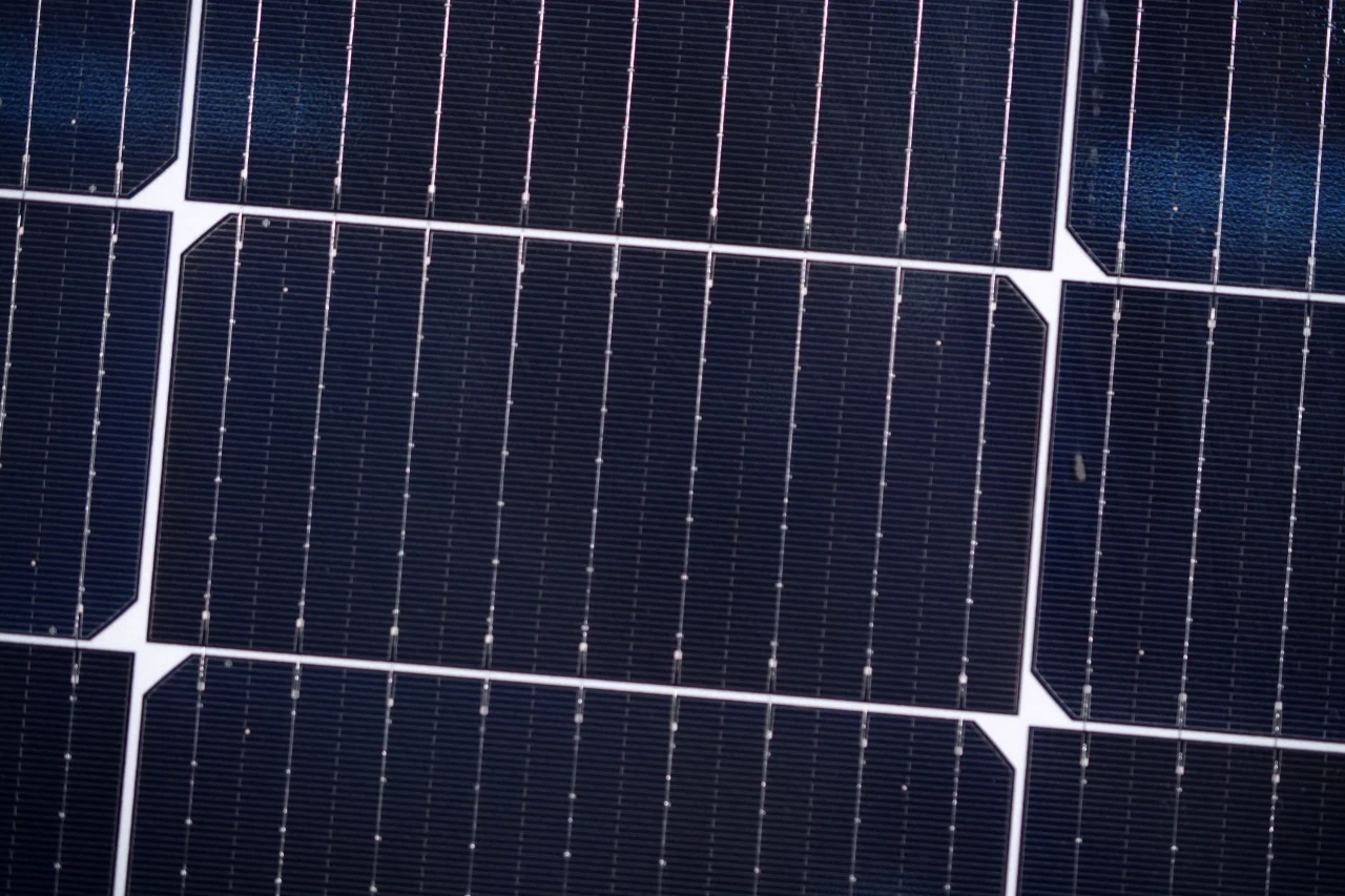 https://www.rolimag.ro/panou-solar-monocristalin-maysun-solar-ms450mb-72h-450w.html?preview=1#prod-gallery-1 [4]