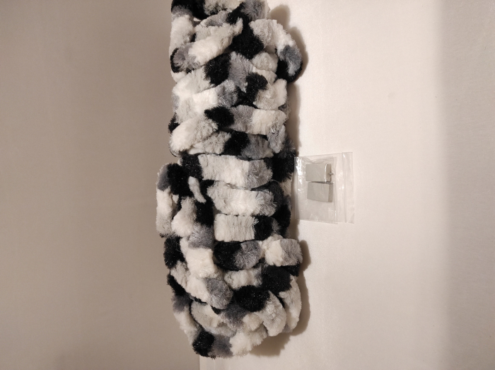 https://www.rolimag.ro/perdea-flausata-56x185-gri-alb.html?preview=1#prod-gallery-1 [4]