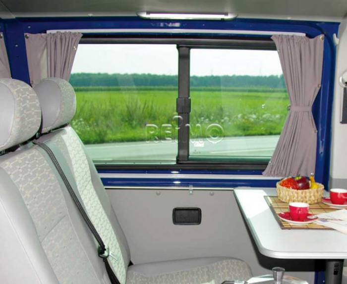 https://www.rolimag.ro/set-de-perdele-vw-t6-5-lr-gri-translucid.html?preview=1#prod-gallery-1 [2]